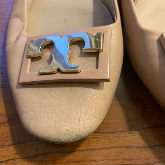 Tori Burch Buttery Tan Flats - Picture 4 of 8